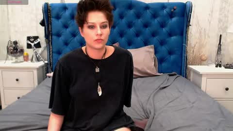 Snapshot of via_mayer chatting on May 17, 5:53 pm Via online show from May 17, 5:53 pm