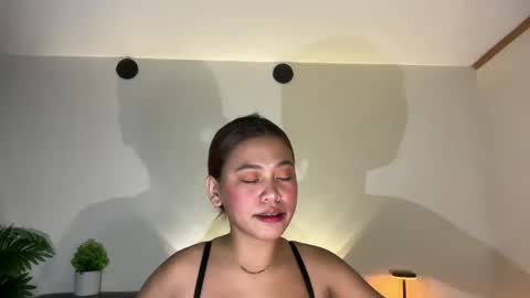 via_olala online show from November 5, 6:08 pm