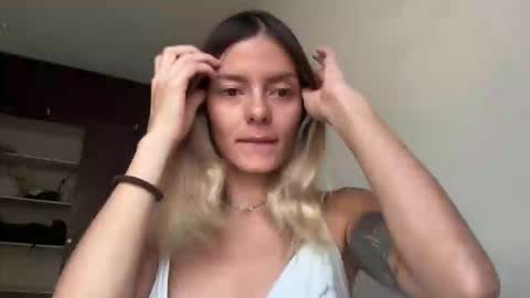 Snapshot of viajemos chatting on January 18, 6:34 pm papichulo y mamichula online show from January 18, 6:34 pm