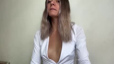 Snapshot of viajemos chatting on March 11, 5:19 pm papichulo y mamichula online show from March 11, 5:19 pm