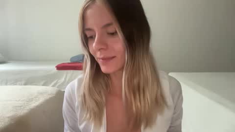 Snapshot of viajemos chatting on March 29, 10:32 pm papichulo y mamichula online show from March 29, 10:32 pm