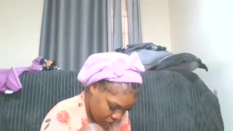 Snapshot of vibegoddess chatting on June 24, 6:45 am tasha online show from June 24, 6:45 am