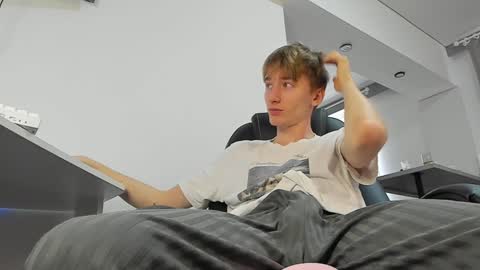 vibemygirl online show from January 30, 9:15 am