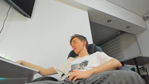 vibemygirl online show from January 31, 3:00 pm