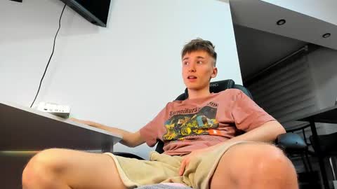 vibemygirl online show from February 26, 4:03 pm