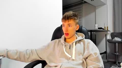 vibemygirl online show from March 5, 1:06 pm