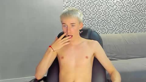 vibemygirl online show from September 11, 2:06 pm