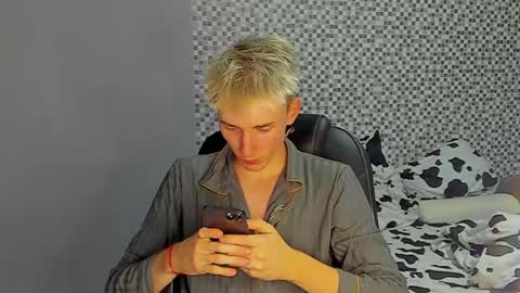 vibemygirl online show from September 18, 12:51 pm