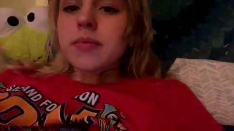 Snapshot of vibewild chatting on October 6, 4:10 am nova online show from October 6, 4:10 am