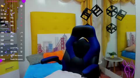 Snapshot of vic_nahomy chatting on February 13, 12:43 pm nahomy online show from February 13, 12:43 pm