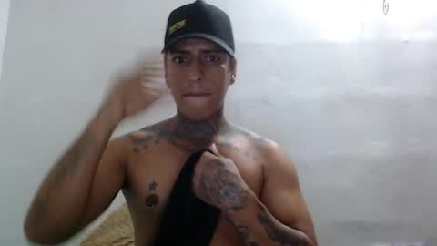 Snapshot of vicctorzc chatting on February 14, 8:27 pm Victor cardenas online show from February 14, 8:27 pm