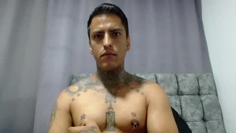 Snapshot of vicctorzc chatting on June 10, 11:03 pm Victor cardenas online show from June 10, 11:03 pm