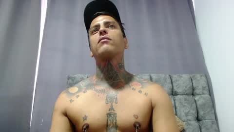 Snapshot of vicctorzc chatting on June 20, 7:16 pm Victor cardenas online show from June 20, 7:16 pm