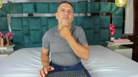 antonia y andrew online show from May 5, 5:37 am