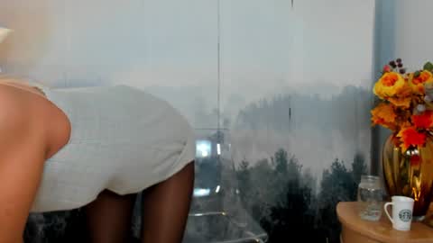 Snapshot of viciousqueen chatting on October 28, 2:53 pm ViciousQueenu can call me Laura online show from October 28, 2:53 pm