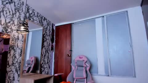 Snapshot of vick_daves chatting on February 27, 2:32 pm vick_daves online show from February 27, 2:32 pm