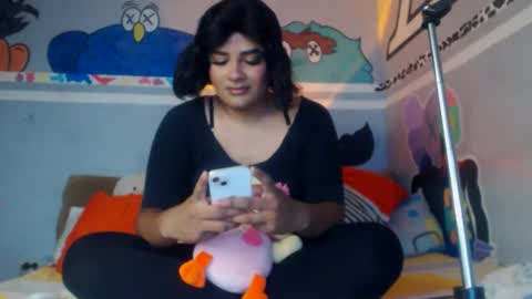   online show from April 4, 10:51 pm