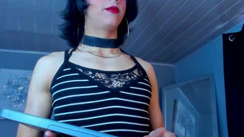 Vicky  online show from May 9, 2:33 pm