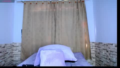 Snapshot of vicky_fox2 chatting on September 15, 2:39 pm VICTORIA online show from September 15, 2:39 pm