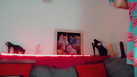 vicky_gill_ online show from October 10, 9:36 pm