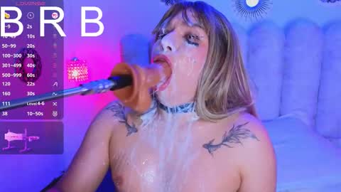 Snapshot of vicky_hot_x chatting on October 14, 10:43 pm online show from October 14, 10:43 pm