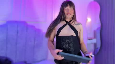 Snapshot of vicky_hot_x chatting on January 5, 10:57 pm online show from January 5, 10:57 pm