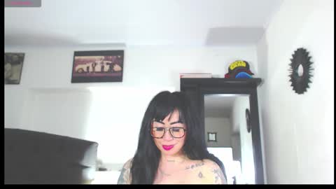 Snapshot of vicky_hotmilf chatting on October 7, 2:58 pm Vicky online show from October 7, 2:58 pm