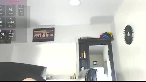 Snapshot of vicky_hotmilf chatting on October 31, 11:00 am Vicky online show from October 31, 11:00 am