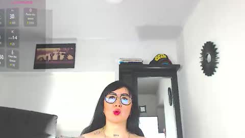 Snapshot of vicky_hotmilf chatting on January 13, 11:04 am Vicky online show from January 13, 11:04 am
