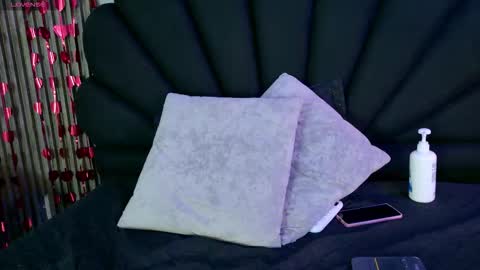 Snapshot of vicky_lopezz_ chatting on March 12, 2:50 am vicky_lopezz_ online show from March 12, 2:50 am