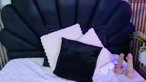 Snapshot of vicky_lopezz_ chatting on May 16, 2:19 am vicky_lopezz_ online show from May 16, 2:19 am