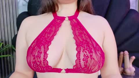 Snapshot of vicky_lopezz_ chatting on May 20, 1:56 am vicky_lopezz_ online show from May 20, 1:56 am