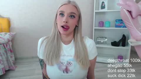 Snapshot of vickyfuckingdoll chatting on February 19, 2:55 pm vickyfuckingdoll online show from February 19, 2:55 pm