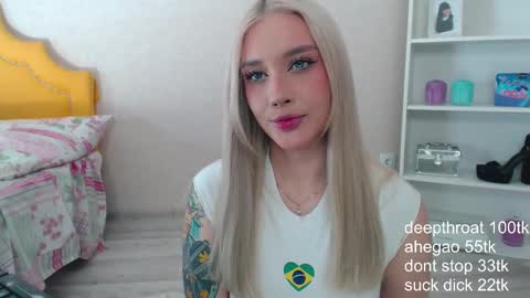 Snapshot of vickyfuckingdoll chatting on February 24, 4:36 pm vickyfuckingdoll online show from February 24, 4:36 pm