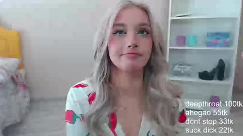 Snapshot of vickyfuckingdoll chatting on March 1, 5:16 pm vickyfuckingdoll online show from March 1, 5:16 pm
