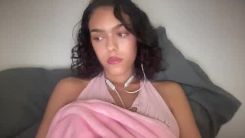 Snapshot of vickyyyx chatting on January 7, 3:35 am Goddess Victory online show from January 7, 3:35 am