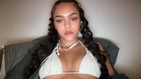 Snapshot of vickyyyx chatting on January 13, 2:50 am Goddess Victory online show from January 13, 2:50 am