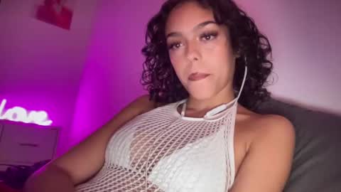 Snapshot of vickyyyx chatting on February 22, 5:34 am Goddess Victory online show from February 22, 5:34 am
