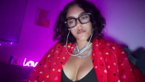 Snapshot of vickyyyx chatting on February 23, 7:33 am Goddess Victory online show from February 23, 7:33 am