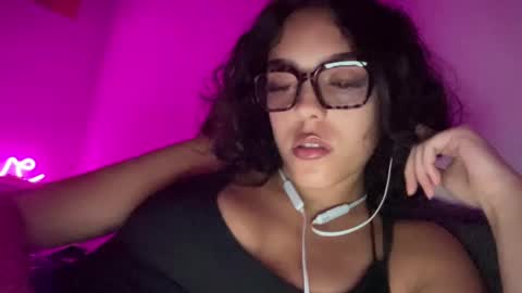 Snapshot of vickyyyx chatting on February 28, 5:04 am Goddess Victory online show from February 28, 5:04 am