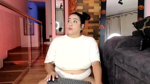 Snapshot of vicserna chatting on October 7, 2:53 am Victoria Serna online show from October 7, 2:53 am