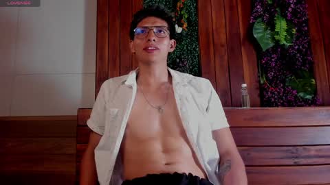 Snapshot of victor_oliveira_ chatting on April 1, 8:06 pm Victor Oliveira online show from April 1, 8:06 pm