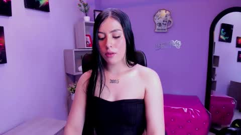 Snapshot of victoria_14_ chatting on November 24, 6:07 pm Victoria online show from November 24, 6:07 pm