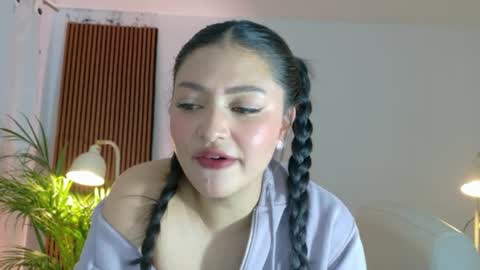 victoria online show from May 11, 2:45 pm