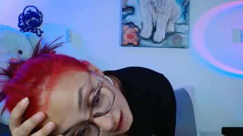 Snapshot of victoria__bear chatting on February 16, 12:29 am victoria online show from February 16, 12:29 am