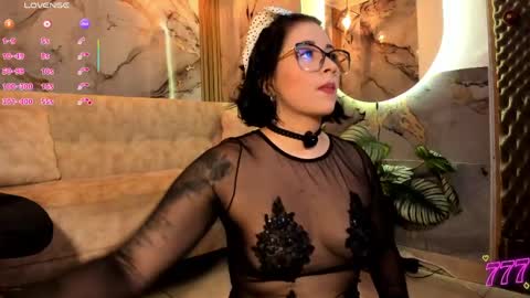Victoria Coopeer online show from May 17, 8:05 pm