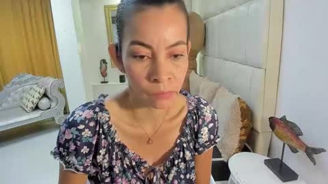 Victoria  grey  online show from March 23, 7:07 pm