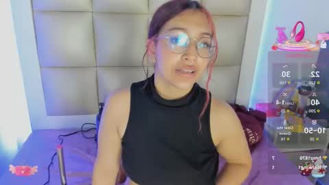 Snapshot of victoria__js_ chatting on November 14, 5:44 pm Victoria online show from November 14, 5:44 pm