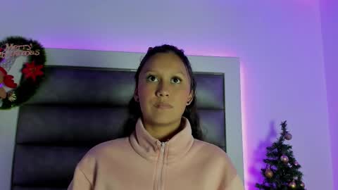 Snapshot of victoria__js_ chatting on January 6, 7:17 pm Victoria online show from January 6, 7:17 pm