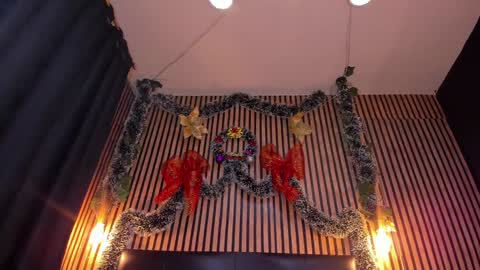 victorira online show from December 18, 2:21 am